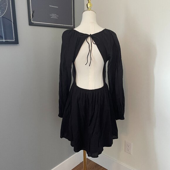 ✨3/$20✨ H&M Black Puff Sleeve Open Back Mini Dress - Picture 1 of 3